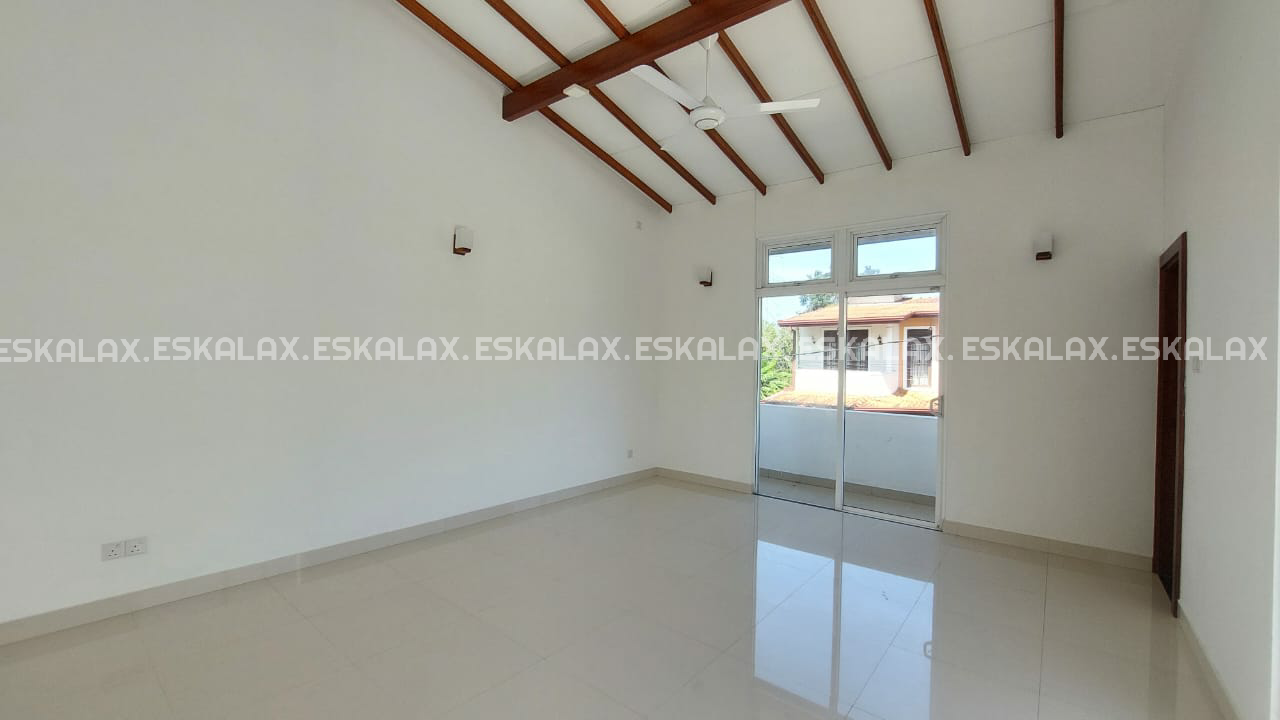 Brand New House For Rent in Thalawathugoda