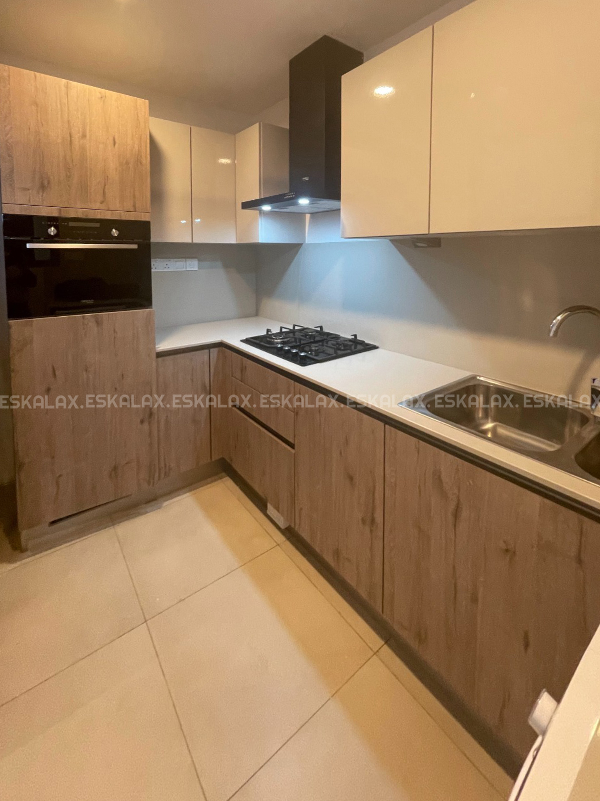 WhatsApp Image 2023-08-25 at 12.05.56 (1) Luna Tower Apartment For Rent in Colombo 2
