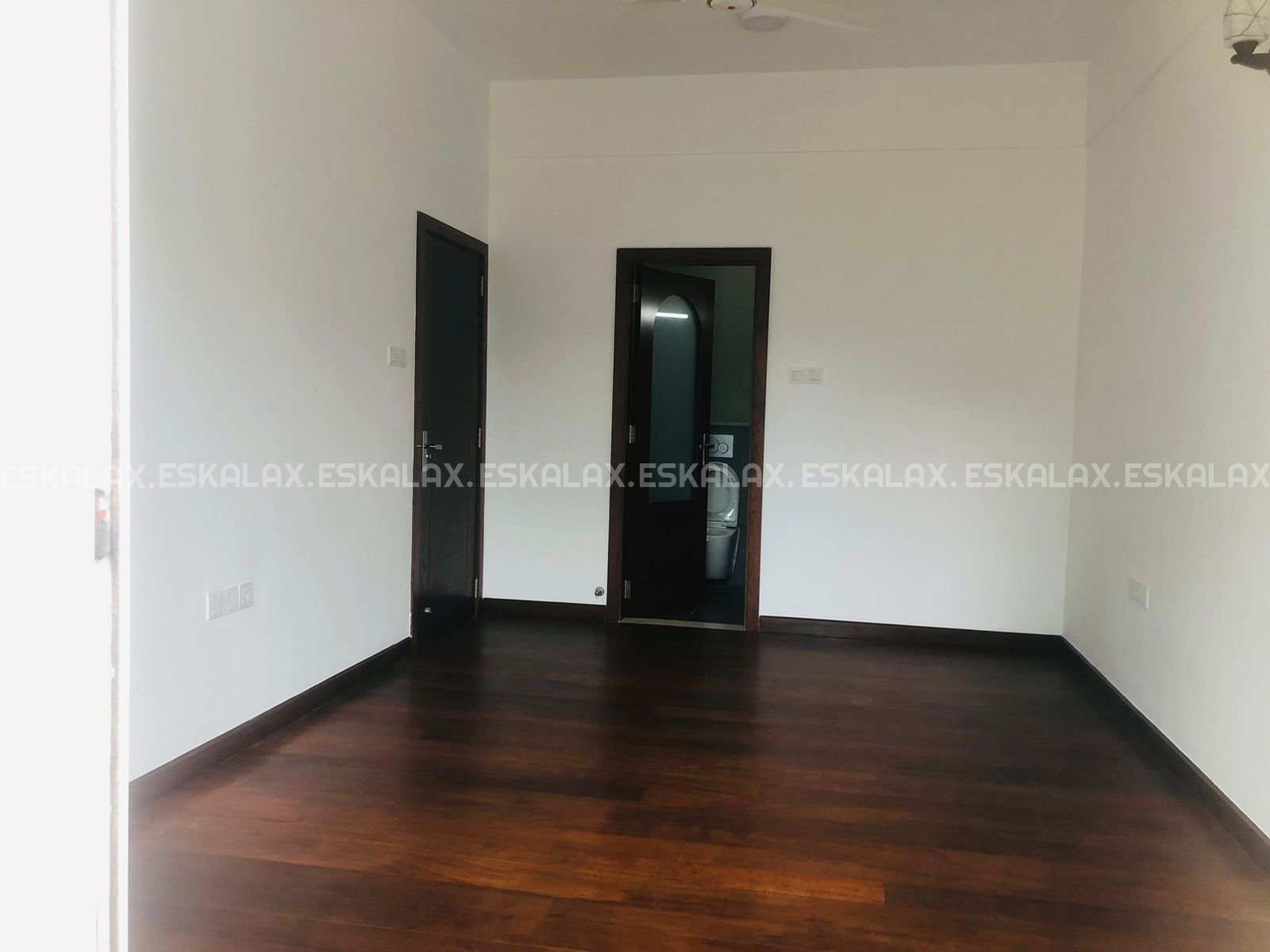 WhatsApp Image 2023-09-05 at 09.44.25 (1) Alfred Gardens Apartment For Sale in Colombo 3