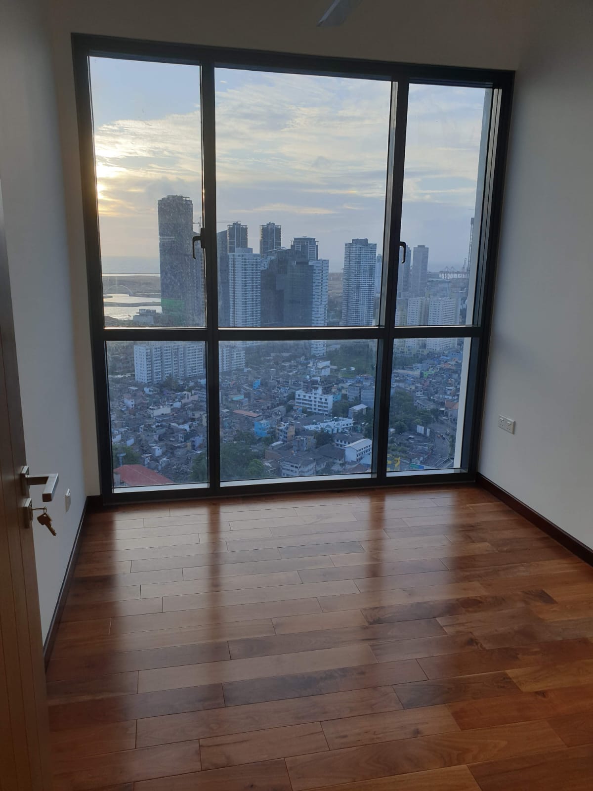 Capitol TwinPeaks 4BR Apartment For Rent in Colombo 2