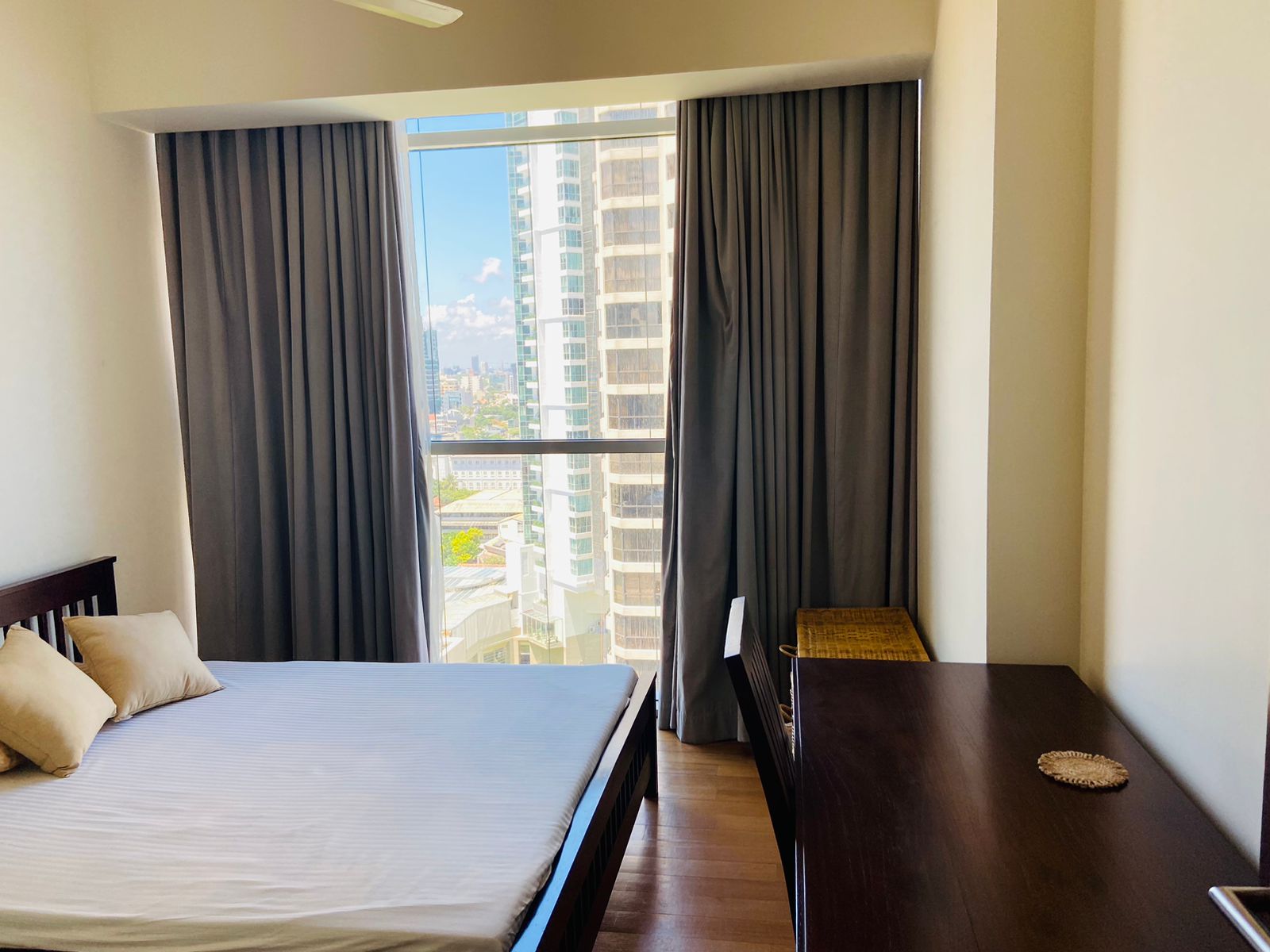 WhatsApp Image 2023-09-28 at 21.04.48 (1) Emperor Apartment For Sale in Colombo 3