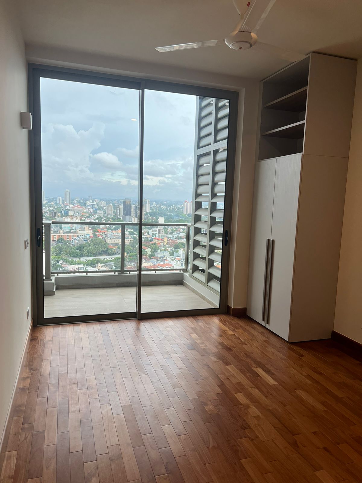 WhatsApp Image 2023-10-19 at 11.15.35 (1) The Grand 2BR Apartment For Sale in Colombo 7