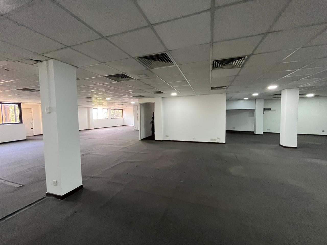 WhatsApp Image 2023-06-10 at 09.52.28 (2) 3 Story Building, Suitable For office in Colombo 08