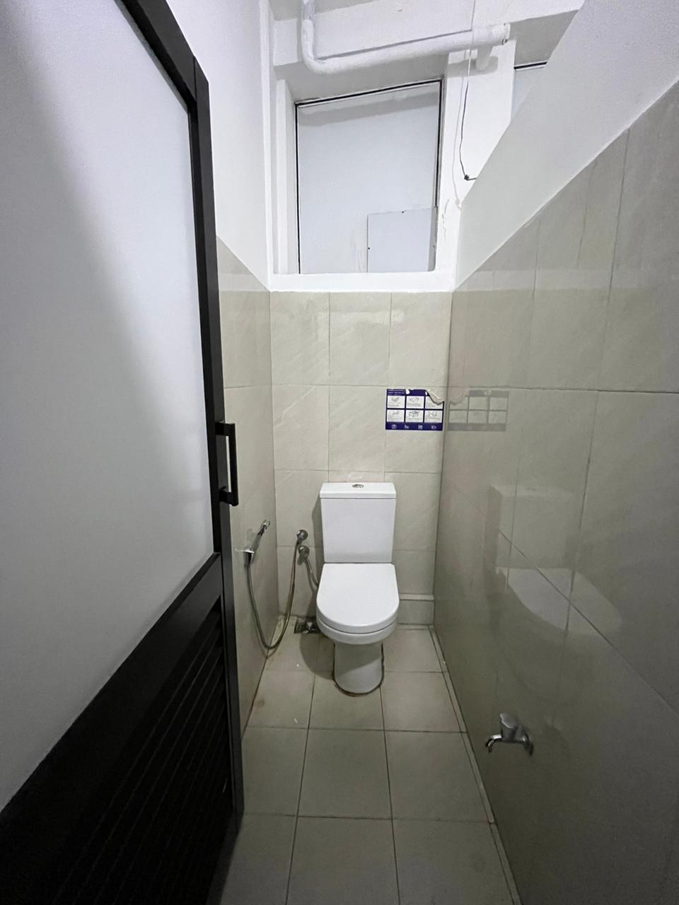 WhatsApp Image 2023-06-10 at 09.52.30 3 Story Building, Suitable For office in Colombo 08