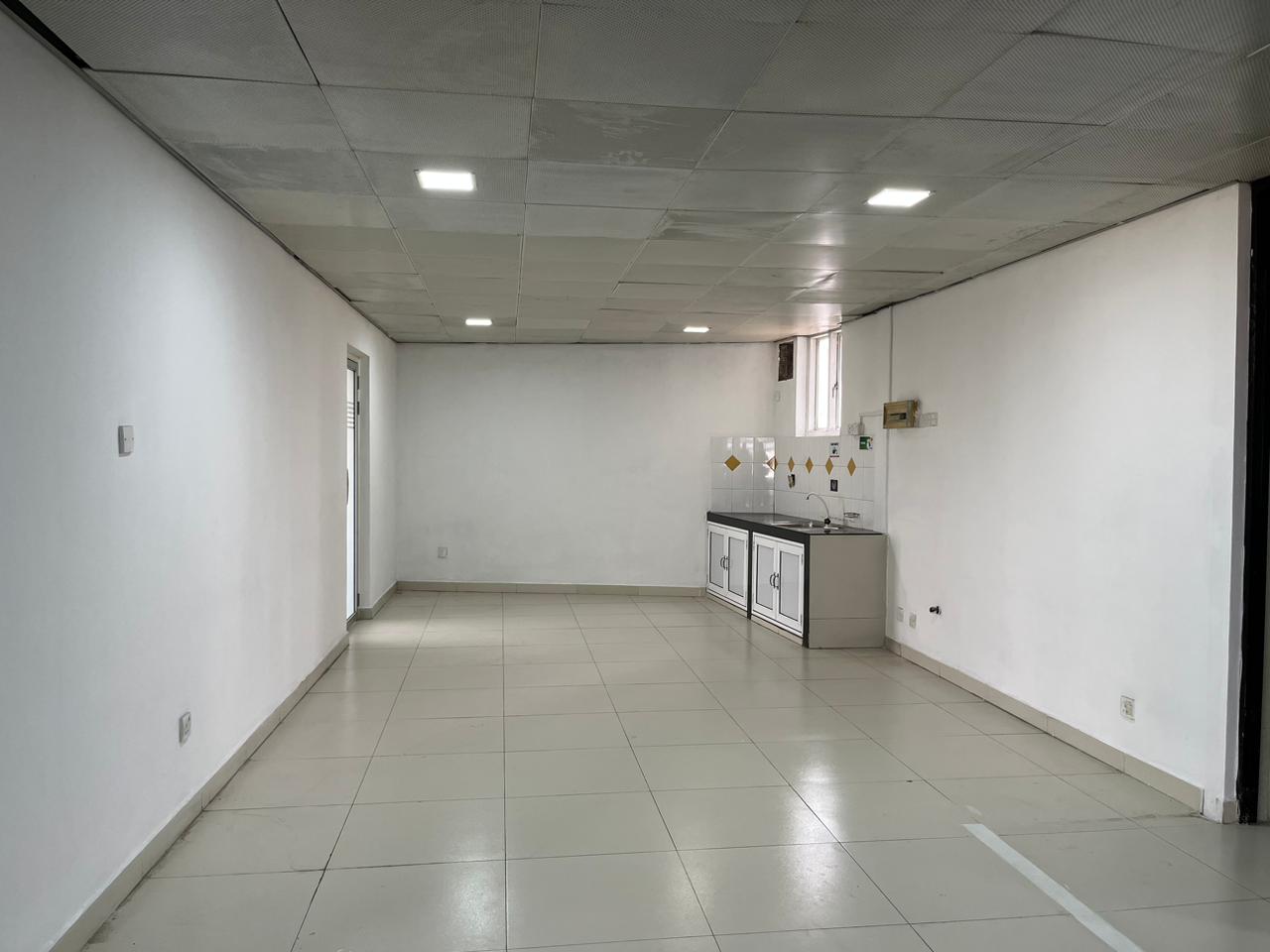 WhatsApp Image 2023-06-10 at 09.52.31 (1) 3 Story Building, Suitable For office in Colombo 08
