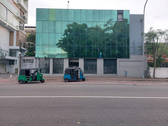 Glass House Building For Rent in Colombo 7