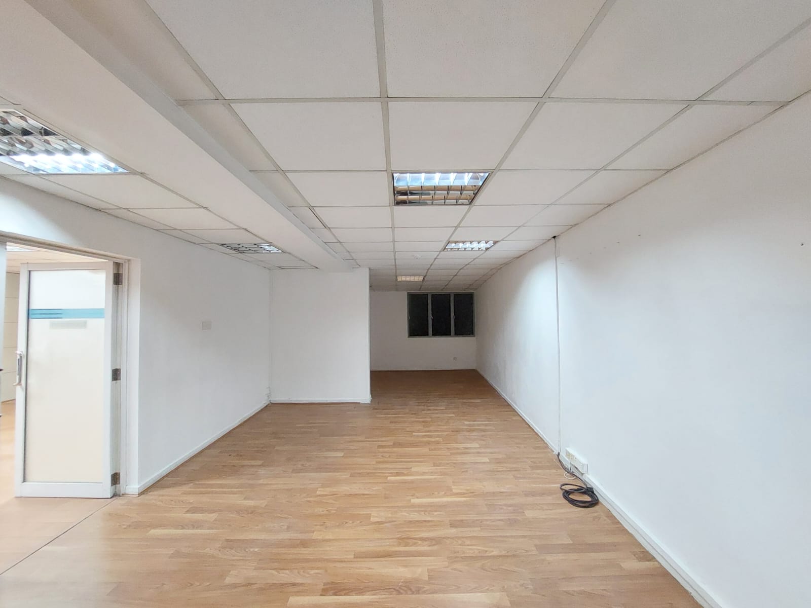 Glass House Building For Rent in Colombo 7