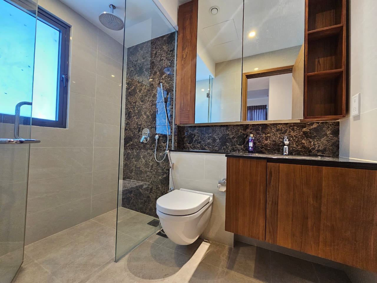 Capitol TwinPeaks 2BR Apartment For Rent in Colombo 02