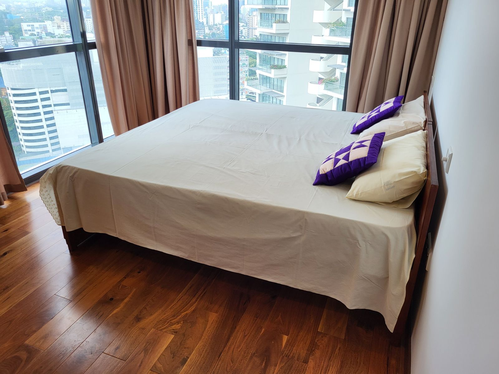 Capitol TwinPeaks 2BR Apartment For Rent in Colombo 02