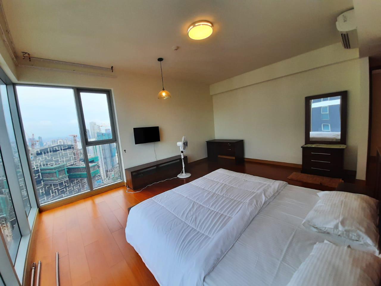 WhatsApp Image 2024-09-08 at 14.24.13 (2) One Galle Face Luxury Apartment For Sale in Colombo 2