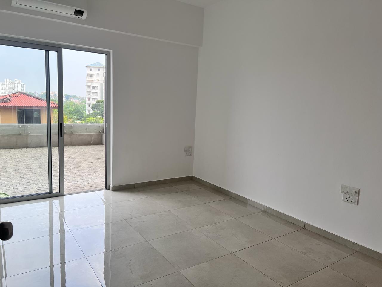WhatsApp Image 2024-12-01 at 22.26.11 (1) Iconic Galaxy Private Garden Apartment For Sale in Rajagiriya