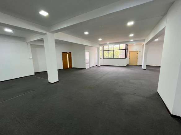 3 Story Building, Suitable For office in Colombo 08