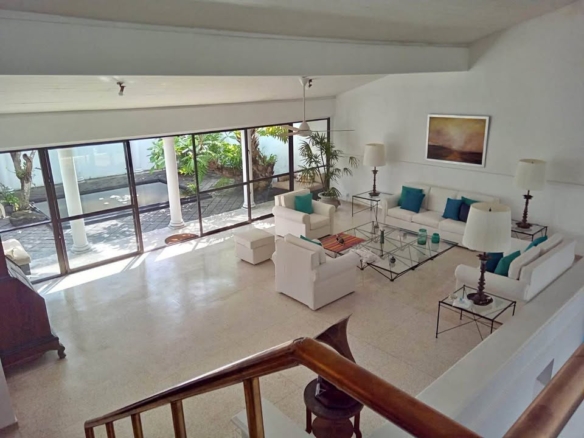 Luxury House For Rent in Poorwarama Mw, Colombo 5
