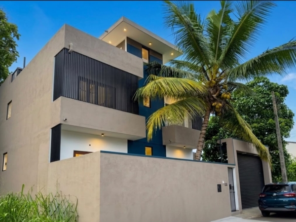 Modern Luxury House for Sale in Pannipitiya (Kanvin City)